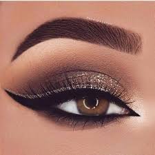 Pour être belle pendant les fêtes de fin d'année, inutile de passer des heures devant le miroir. Augen Make Up Tutorial Blaue Augen Ideen Braune Augen Grne Augen Fr Anfnge Anfnge Augen Maquillage Yeux Brune Yeux Verts Maquillage Soiree Yeux Marron