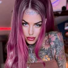 Tu es toute nue sous ton pouul y'a la rue qui est maboule jolie môme