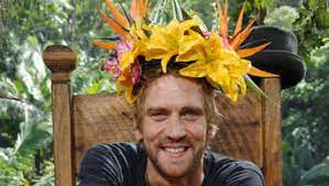 Peer kusmagk steht noch immer mit seinem bier vor der leinwand in der bar zum schmutzigen hobby, doch die bilder vom kampf. Dschungelcamp Hier Spricht Der Dschungelkonig Peer Kusmagk Stars