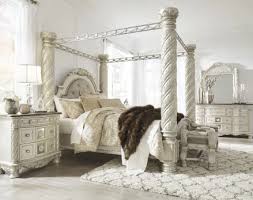 Pin By Suzy Axelrod On Rustic Bedroom Furniture In 2020 Canopy Bedroom Sets King Bedroom Sets King Bedroom