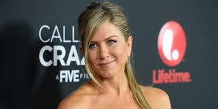 Jennifer aniston worked her way into most people's hearts and worldwide acclaim, with her role as rachel green on the television show friends from 1994 to 2004. Jennifer Aniston Wearing No Makeup Was Dreamy Empowering And Liberating
