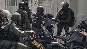 Policía reprime marchas en honor a víctimas del Gobierno venezolano