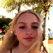 Tricia Bouton's Instagram, Twitter & Facebook