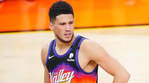 Devin booker, the youngest player scoring 60 over. Nba Finals Suns Devin Booker Says He Should Never Be Compared To Kobe Bryant Indiansports11