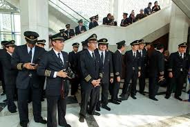 Boleh dikatakan agak banyak perubahan yang berlaku sejak pakatan harapan mengambil alih tampuk pemerintahan negara. Emirates Mahu Ambil Juruterbang Malaysia Airlines