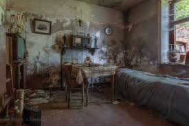 Maison 3 Suisses Belgie Huisje Verlaten Urbex Urban Exploration Lost Places Macrofotografie Lightroom Landschappen