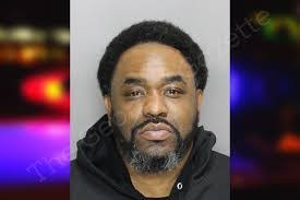 Larry Fudge's Instagram, Twitter & Facebook