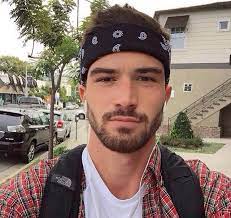 Le fasce per capelli, insieme ai cerchietti, hanno un’origine antica, che risale ai tempi degli antichi greci, dei romani e degli etruschi.l’usanza di utilizzare un accessorio e di indossarlo tra i capelli, per tenerli lontano dal viso, con il tempo ha acquisito significati sempre più profondi. Fascia Capelli Uomo Moda Off 53 Cliquemenu Com Br