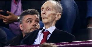 Ο κωνσταντινός αγγελόπουλος έκανε δήλωση καταφερόμενος κατά δημοσιεύματος και των παιδιών του. O Megistanas Kwnstantinos Aggelopoylos Xrwstaei 439 Ekatommyria Eyrw Se Trapezes Kai Deh Ti Les Twra