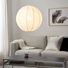 Évoquant chaleur et ambiance, cette suspension d'inspiration industrielle ajoute de. Regnskur Abat Jour Suspension Rond Blanc 50 Cm Ikea