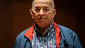 El diálogo con los exparamilitares enfrenta a Petro con su comisionado de  paz