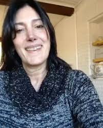 Junto a Laura Farber y Gabriela Armand Ugon, los invitamos el próximo lunes  10 a las 10 de la mañana, a convertirse en novelistas por un rato en la  Sala Roja de la Feria del Libro Infantil y Juvenil.