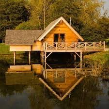 Lodge Le Secret De La Libellule Aqualodge Lodge Lodges Maredsous Insolite Logementinsolite Namur Belgium Belgique Acco House Styles House Home Decor
