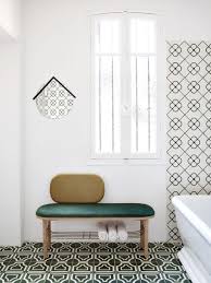 Banc Eustache Harto Salle De Bains Vert Et Blanc Salle De Bain Verte Etagere Avec Panier