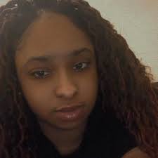 Y'all meet a nigga family & think y'all locked in 😩🤣 girl them people fake