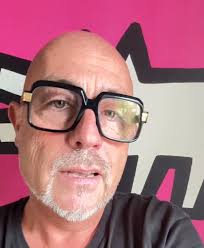 Today is World Mental Health Day, and @danceflooremporium have asked me to  do a mix of ten uplifting tracks that are available for free download from  their website. So grab yourself the mix, share it ...