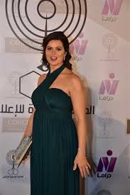 #يسرا_اللوزي توجه رسالة تهنئة بمناسبة شهر #رمضان بلغة الإشارة. ÙÙ‰ Ø£ÙˆÙ„ Ø¸Ù‡ÙˆØ± Ø¹Ù„Ø§Ù…Ø§Øª Ø§Ù„Ø­Ù…Ù„ ØªØ¸Ù‡Ø± Ø¹Ù„Ù‰ ÙŠØ³Ø±Ø§ Ø§Ù„Ù„ÙˆØ²ÙŠ ØµÙˆØ±