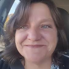 Lisa Meints's Instagram, Twitter & Facebook