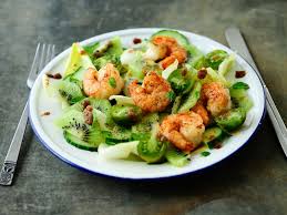 Decouvrez La Recette Salade Toute Verte Aux Crevettes Sur Cuisineactuelle Fr Crevette Recette Salade Recette Salade Verte