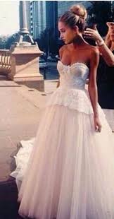 Ariana grande's rep announced on may 17 that the pop star and her real estate agent fiancé dalton gomez privately got married over the weekend at grande's montecito home. Wheretoget Wedding Dresses Dresses Ariana Grande Style