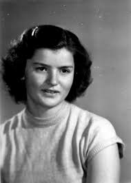 Edith Farkas's Instagram, Twitter & Facebook