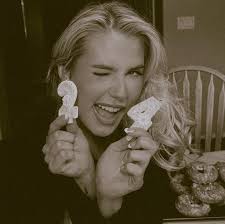 Vanessa Marie Munson (@vanessammunson) • Instagram photos and videos