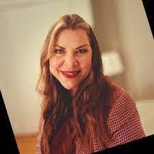 Gena Hamilton's Instagram, Twitter & Facebook