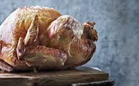 Gott er að sneiða bringuna niður fyrst. Fyldt Kalkun Stuffed Turkey