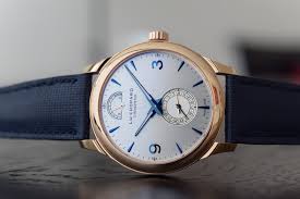 Standard chartered offers a range of nri services from savings account, wire transfers, loans and mortagages and more. Chopard L U C Quattro Pre Baselworld 2018 Specs Price