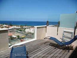 Genießen sie den panoramablick auf die stadt von der großzügigen 122 m² dachterrasse mit pool, umgeben von sonnigen liegeplätzen. Penthousewohnung Mit Pool In Palm Mar