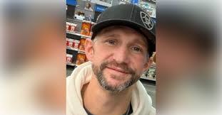 Lee Stepp's Instagram, Twitter & Facebook