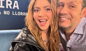 Un dj colombiano le hace una pregunta a Shakira y la respuesta de esta le  hace reír al instante
