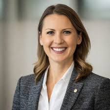 Elsa Finley's Instagram, Twitter & Facebook