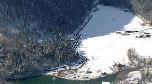 Wanderwege zwischen königssee und rupertiwinkel wandern zu almen und gipfeln in berchtesgaden. Kunsteisbahn Am Konigssee Das Rodel Winterwunderland Wintersport Faz