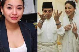 Sultan ismail sch, satu, kota bharu, alice smith sch, kuala lumpur, univ of westminster, london (ba). Tengku Fakhry Paksa Manohara Berhubungan Intim Saat Haid Hingga Sayat Sayat Tubuhnya Begini Nasib Sang Pangeran Kelantan Yang Diusir Sang Kakak Dari Kerajaan Hingga Ditahan Polisi Gegara Kasus Ini