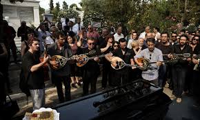 Maybe you would like to learn more about one of these? Apoxairethsan Ton Stelio Bambakarh Me Mpoyzoykia Vid Fosonline