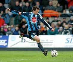 Kim källström former footballer from sweden central midfield last club: Djurgarden Fotboll On Twitter 2002 08 08 Guldlaget Djurgarden Vinner Enkelt Over Aik Med 3 0 Malskyttar Andreas Johansson Louay Chanko Och Pa Frispark Kim Kallstrom Https T Co 2ghhl4p1cw