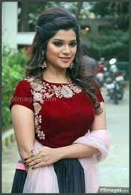 Aathmika Cute Hd Photos 1080p 5006 Aathmika Actress Kollywood Wallpapers Traditional Hairstyle Indian Hairstyles Actress Hairstyles