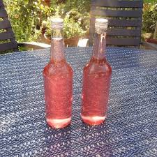 Rosensirup Mit Lavendel Und Ananasminze Sowie Zitronenverbene Rosensirup Zitronenverbene Rezepte Rosen Sirup