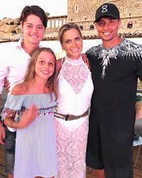 Simona ventura figli, la conduttrice televisiva è simona ventura altezza e peso della conduttrice. Simona Ventura Figli Ecco Il Secondo Figlio Giacomo Bettarini Tuttivip