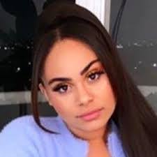 Angelica Rich's Instagram, Twitter & Facebook