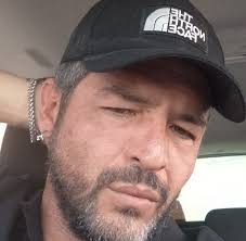 Oggi è un giorno particolare☝🏼 Abbiamo tagliato una fetta di torta sotto  il gazebo esterno della Smorfia per un compleanno speciale, circondato  dall'amore della famiglia e della nostra fantastica squadra. ❤️ Tanti