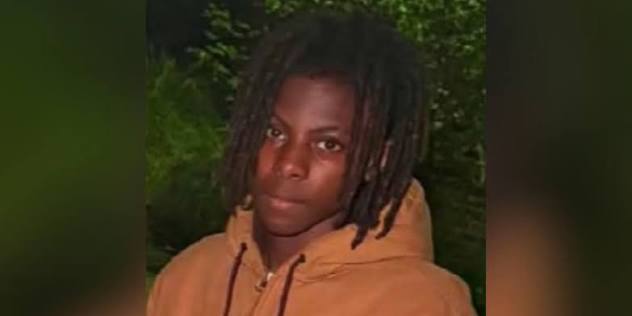 The Baton Rouge Police Department are searching for 15-year-old Ja'Derrius  Minnieweather, who was last seen early Friday morning. Please call Crime  Stoppers at 225-344-7867 if you have any information.