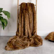 Whether you are looking for faux fur bedding that can mix and match colors, materials, styles, or want bedding with a unique. Icon Luxury Faux Fur Throw