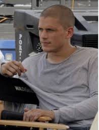 Pin By Rania On Wentworth Miller In 2020 Prison Break Wentworth Miller Michael Scofield