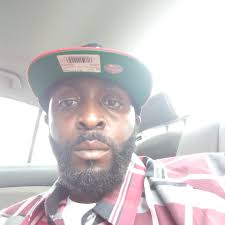 On the Breakfast Club this morning talking Trump, 2020, ashy backs, and  weave tarriffs with my brothers. Pictured here showing Charlamagne Tha God  his #DOTD slides are entirely too big! #tuneIN