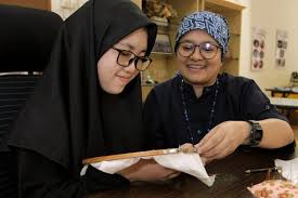 Isu pengunaan kalimah allah terhadap orang bukan islam isu penggunaan kalimah allah seperti yang digunakan oleh herald catholic dalam terbitan bahasa melayunya, memang telah termaktub di antara larangan yang telah dikeluarkan oleh kerajaan malaysia menerusi keputusan kabinet yang. Remaja Oku Bakal Ke Moscow Wakili Negara Ke Pertandingan Abilimpik Antarabangsa Jangan Malu Kerana Kekurangan Tapi Berusaha Untuk Sesuatu Yang Lebih Besar Dalam Hidup I Suke Mstar