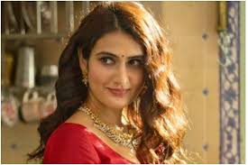 Suraj Pe Mangal Bhari Fatima Sana Shaikh Shares First Look On Valentine S Day She appears in bollywood movies and television serials. suraj pe mangal bhari fatima sana