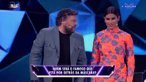 Carolina loureiro esteve à conversa com júlia pinheiro no programa da sic, júlia, e falou da sua relação com david carreira. David Carreira N A Mascara Carolina Loureiro Revira Os Olhos Com Palpite