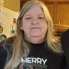 Lori Pickle's Instagram, Twitter & Facebook